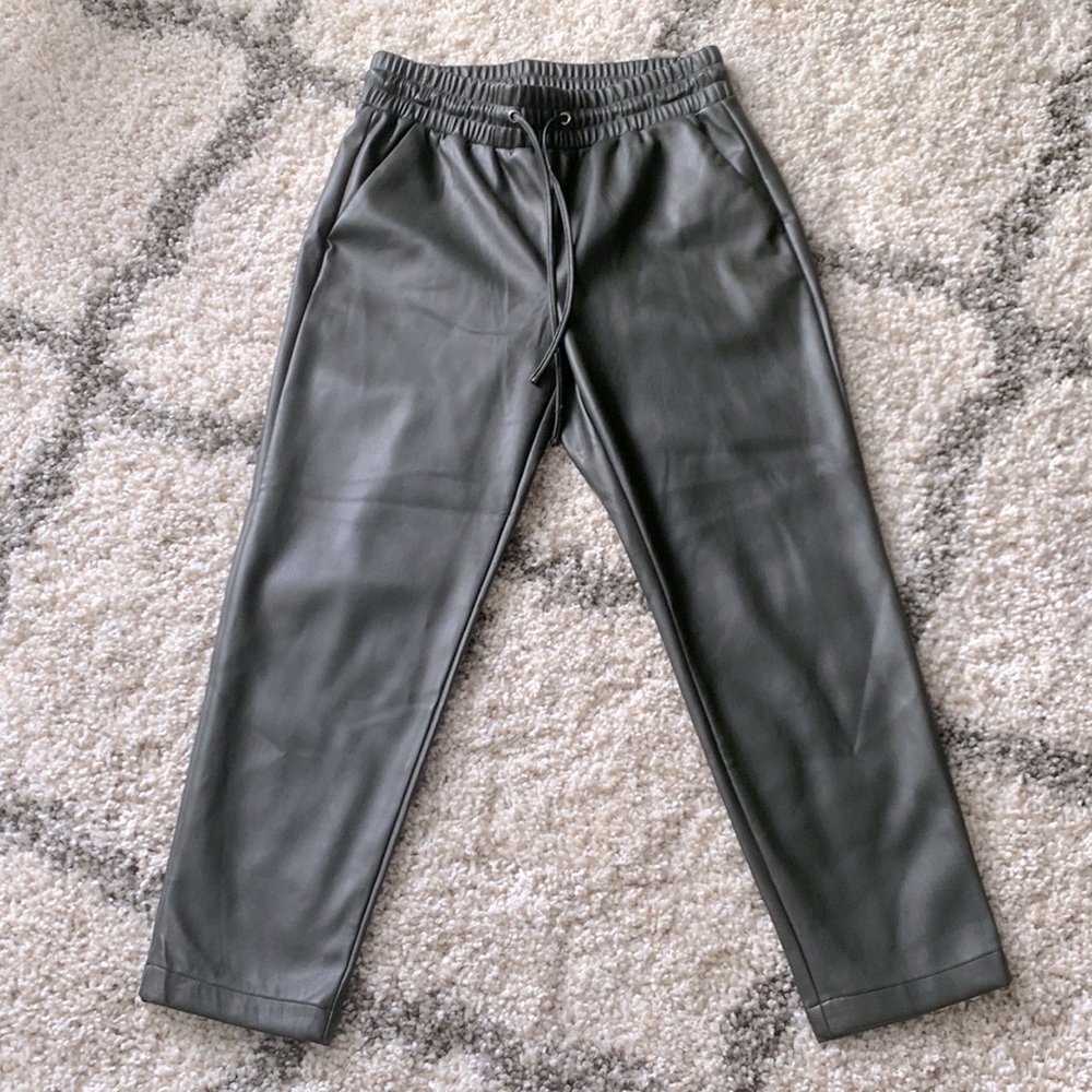 Faux Leather Cropped Petite Pants